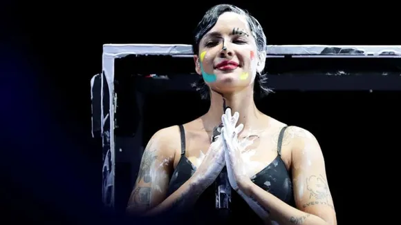 Halsey Leaks New Version of 'Wipe Your Tears'