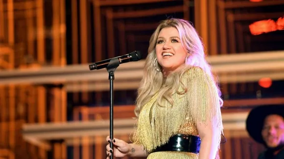 Kelly Clarkson hits back at trolls