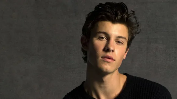 Shawn Mendes Tops The Charts, Again!