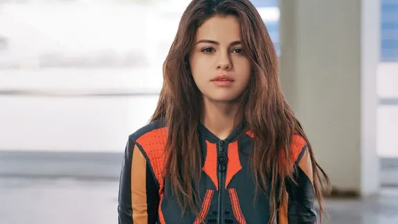 Selena Gomez Thinks FB, IG & Twitter Aren't Doing Enough