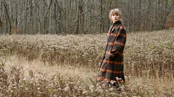 Taylor Swift’s “Evermore” Continues To See Major Success