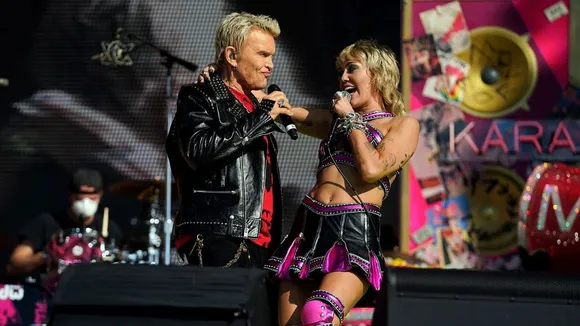 Miley Gives Us Memorable Moments At Super Bowl