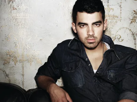 Joe Jonas Gets His COVID JAB