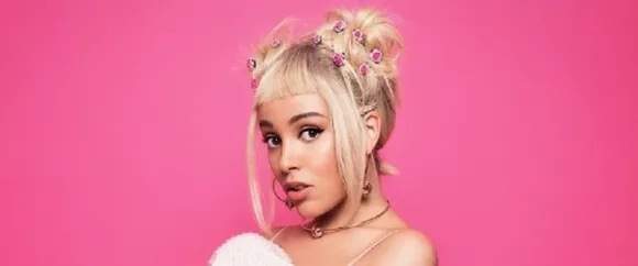 Noah Schnapp Assures Fans That Things Are “All Good” With Doja Cat