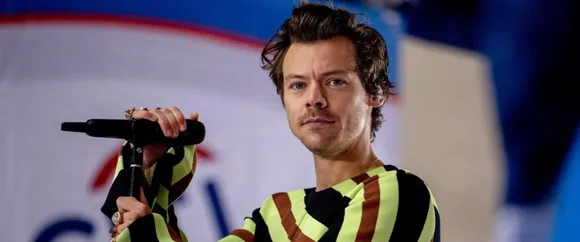 Harry Styles Was Struck in The Eye With Skittles During a Gig in Los Angeles