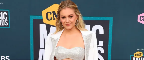 Kelsea Ballerini Asks About Taylor Swift’s Eras Tour Opening Night in The Middle of Her Own Show