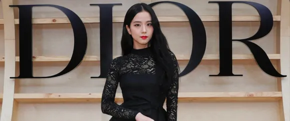 Jisoo Reacts to Taylor Swift Dancing to ‘Pink Venom’ by BLACKPINK: “Is This Real Life?”