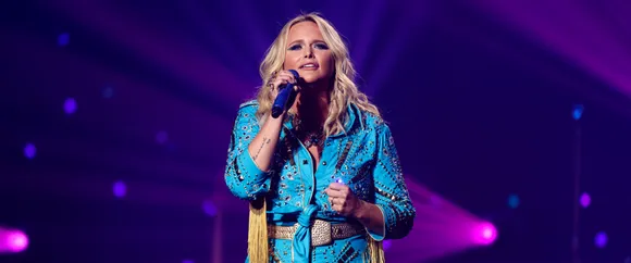 Miranda Lambert Pauses Mid-Way During a Gig to Address Fans Taking Selfies