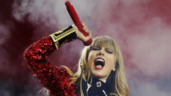 Taylor Swift Releases Live Version of ‘Cruel Summer’ 