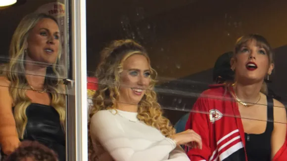 Taylor Swift Enjoyed a Fun Night in L.A. With Brittany Mahomes And Lyndsay Bell