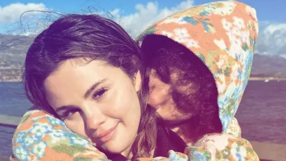 Selena Gomez And Her New Boyfriend Benny Blanco Share a Cozy Moment by The Ocean