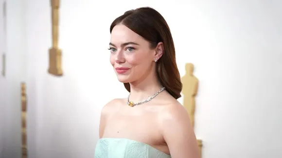 Emma Stone's Dress BREAKS at The 2024 Oscars, Blames Wardrobe Malfunction on 'I'm Just Ken'