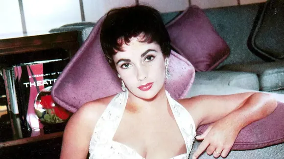 Elizabeth Taylor Allegedly 'Destroyed' Richard Burton as a Classical Actor, Claims Author