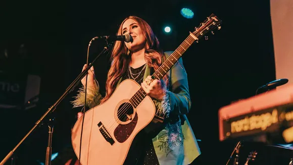 Kayley Bishop Releases 'Hold on Honey' Music Video