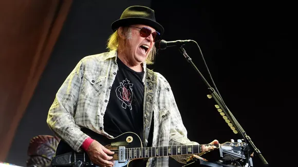 Neil Young Returns to Spotify After Joe Rogan's Podcast Controversy