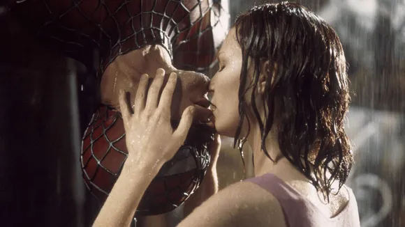 Kirsten Dunst Says Shooting Upside-Down Kiss in 'Spider-Man' was "Miserable"