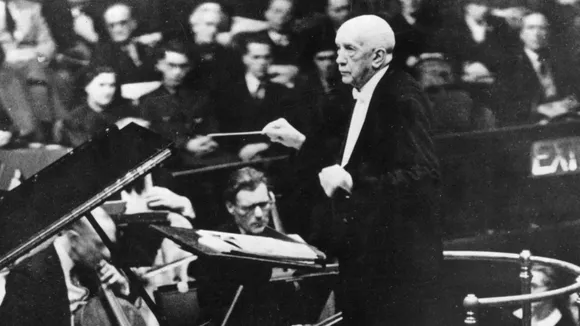 Exploring Rhetorical Aspects in Musical Composition