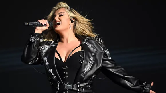 Bebe Rexha Breaks Down in Tears, Feels “Hopeless” And “Fed Up” With The Music Industry