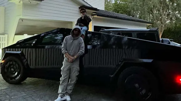 Scott Disick Shares New Photos With Children Penelope and Reign