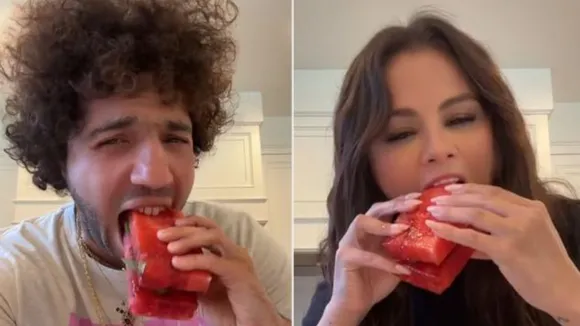 Selena Gomez And Boyfriend Benny Blanco Share Adorable Mirror Selfie And Cute FaceTime Moment