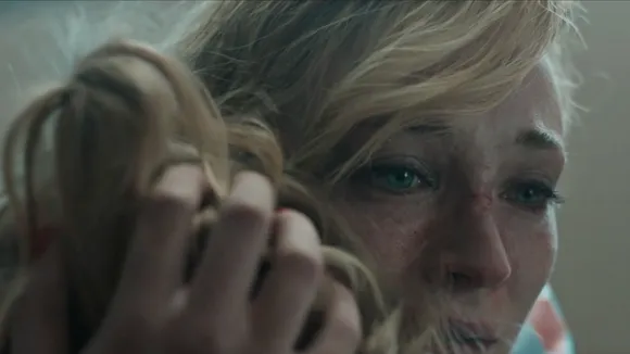 Sophie Turner Transforms From Single Mother to Jewel Thief Overnight in New Trailer For The CW's ‘Joan’