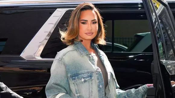 Demi Lovato Teases New Album of 'Love' And 'Sexy Songs'