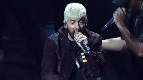 Eminem Debuts 'Houdini' Live at MTV VMAs, Rocks Slim Shady Wig