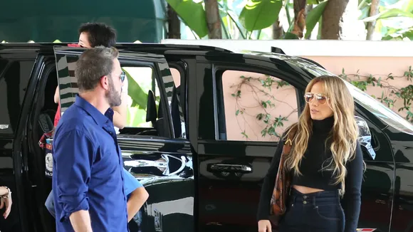 Jennifer Lopez and Ben Affleck 'Still Moving Forward' With Divorce Despite Friendly Lunch