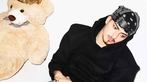 Harry Daniels Goes Viral For Badly Singing to A-Listers