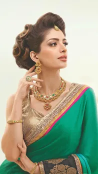 Hairstyles to wear with saree