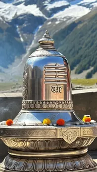  bada mangal 2025, bada mangal 2025 date, bada mangal 2025 tithi, when is bada mangal 2025, bada mangal 2025 astro remedies, bada mangal 2025 totke, bada mangal 2025 upay, lord shiva, offer these things on shivling
