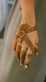 Trendy Mehndi Hacks Where to Apply for a Western-Ready Look