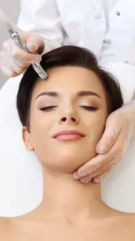 Dermaplaning facial at home