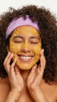 How to apply besan on face