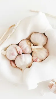 Is Eating Raw Garlic Every Day Safe