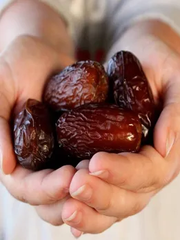 ठंड में जरूर खाएं वंडर फ्रूट ‘खजूर’