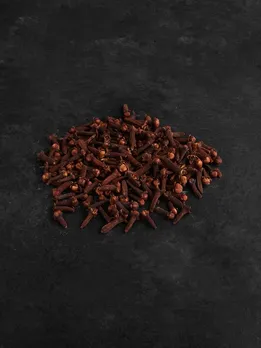 सुबह खाली पेट लौंग खाने से मिल सकते हैं ये फायदे