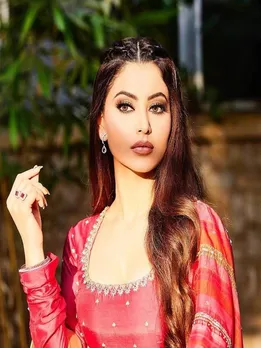 ट्रेडिशनल लुक में उर्वशी रौतेला ने फैंस को बनाया दीवाना