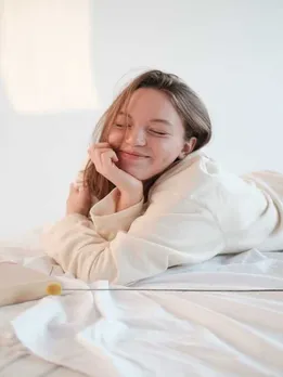 सुबह 5 बजे उठने पर होती हैं ये 5 चीज़ें