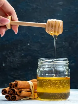 शहद और दालचीनी का सेवन करने से मिल सकते हैं कई फायदे, यहां जानें