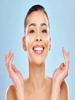 ये 6 चीज़ें चेहरे पर लगाने से बचें