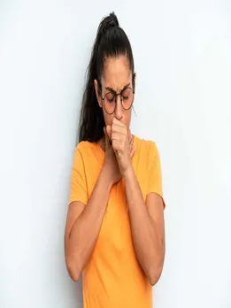 किचन की ये 6 चीज़ें खांसी और खराश को कर सकती हैं दूर