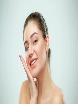 चेहरे का ग्लो बढ़ाने के लिए रोज सुबह जरूर लगाएं ये 5 चीज़ें