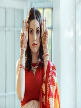 नाखूनों पर लगी मेहंदी के दाग हटाने के घरेलू उपाय