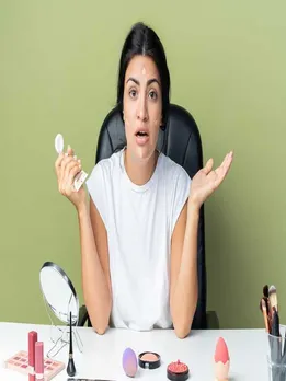 चेहरे का ग्लो बढ़ाने के चक्कर में ना करें ये 7 गलतियां