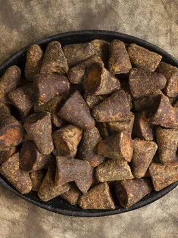 गैस से हाई बीपी तक समस्या दूर करने में कारगर है गुड़, सर्दियों में जरूर करें सेवन