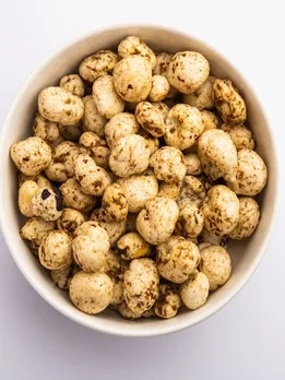 सर्दियों में मखाना खाने से मिलते हैं ये 6 फायदे