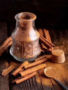 स्किन पर दालचीनी का पानी लगाने के ये हैं जबरदस्त फायदे