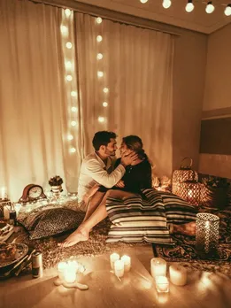 Kiss Day: किस करने से मिल सकते हैं ये कमाल के फायदे