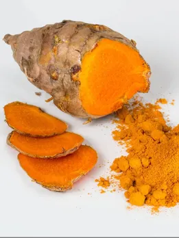 सावधान! इन 5 बीमारियों में हल्दी गला देता है शरीर